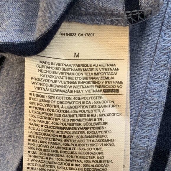 BANANA REPUBLIC. Short Sleeve Polo Shirt. Pale Blue w/ Navy Stripes. Siz… - Picture 4 of 6